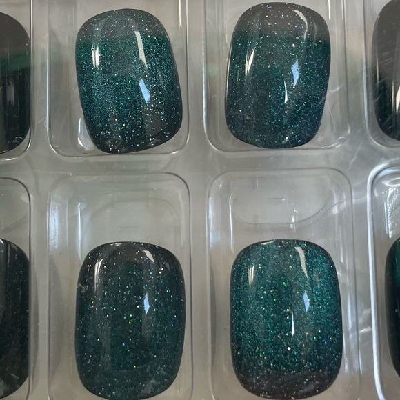 Short Teal Blue Space Glitter Glossy Press On Nails NIB - Picture 2 of 4